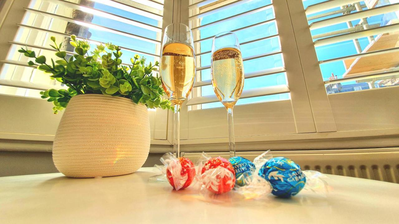 어 룸 위드 어 뷰 호텔 브라이턴 외부 사진 Lindt Lindor