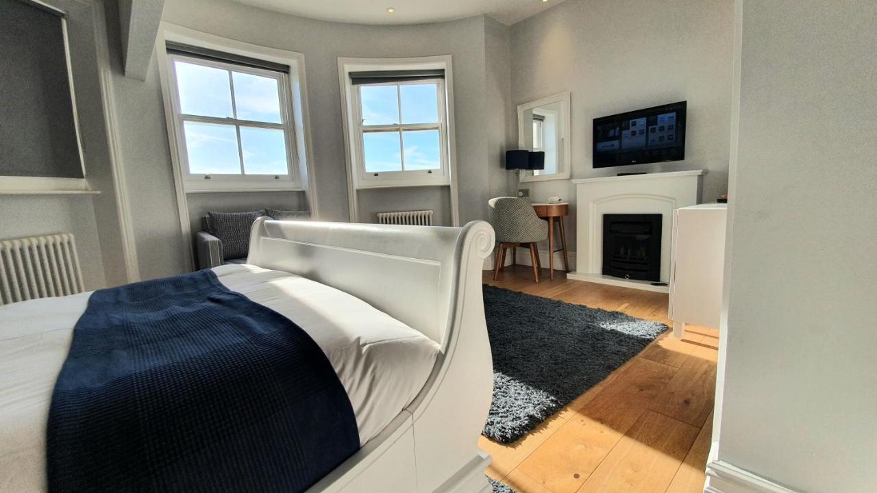 어 룸 위드 어 뷰 호텔 브라이턴 외부 사진 The bedroom at 106 Harley Street